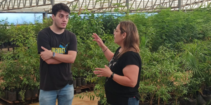 Entregan especies de árboles nativos en el Centro de Investigación y Producción de la UNaM